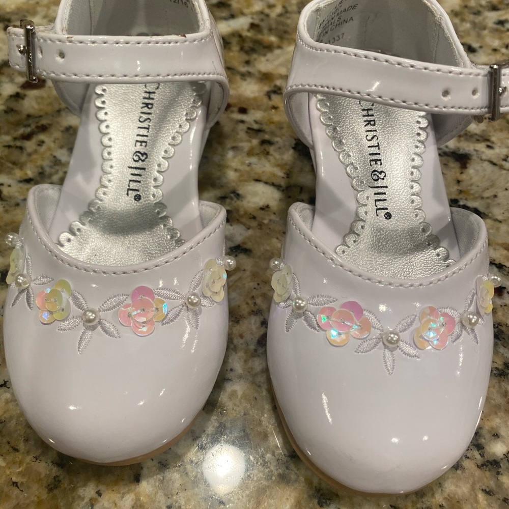Christie & Jill White Mary Janes Toddler Size 5